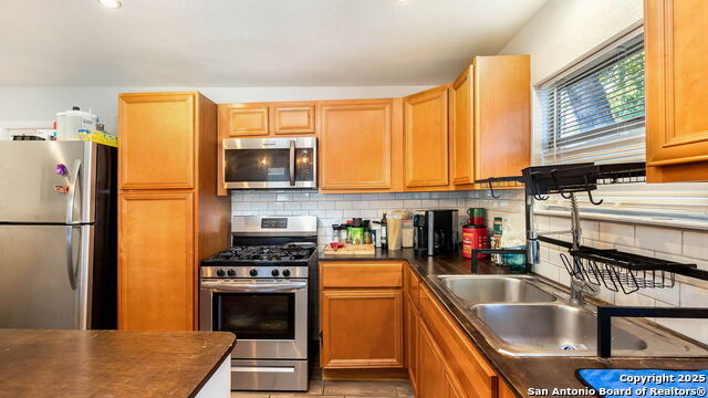 Image 8 of 18 For 1722 Alametos