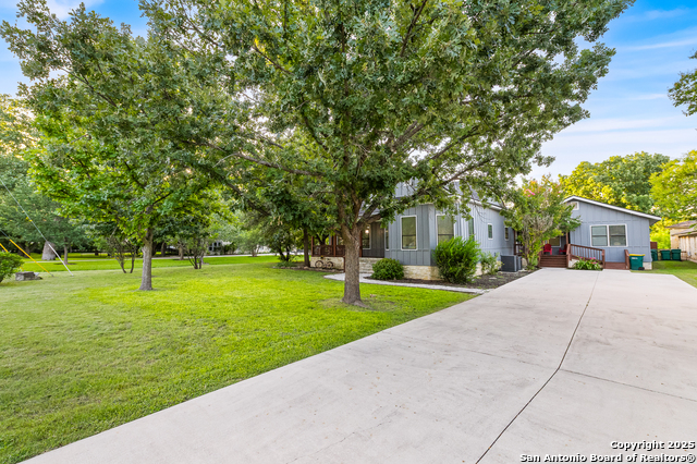 Listing photo id 11 for 136 Evergreen W