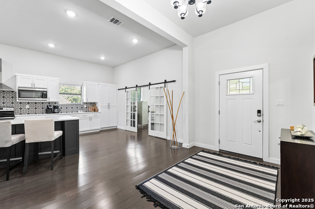 Listing photo id 13 for 136 Evergreen W