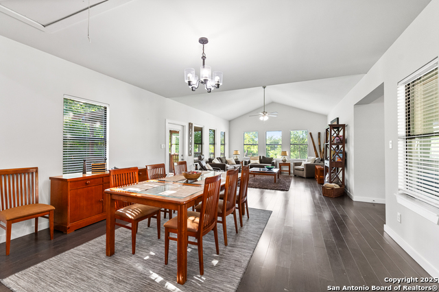 Listing photo id 21 for 136 Evergreen W