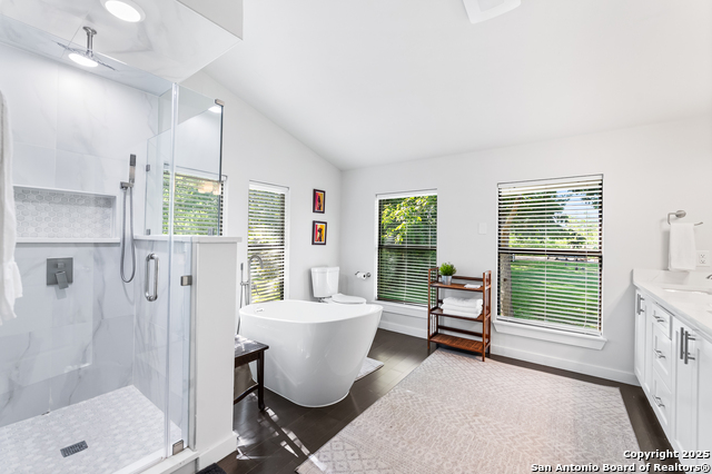 Listing photo id 31 for 136 Evergreen W
