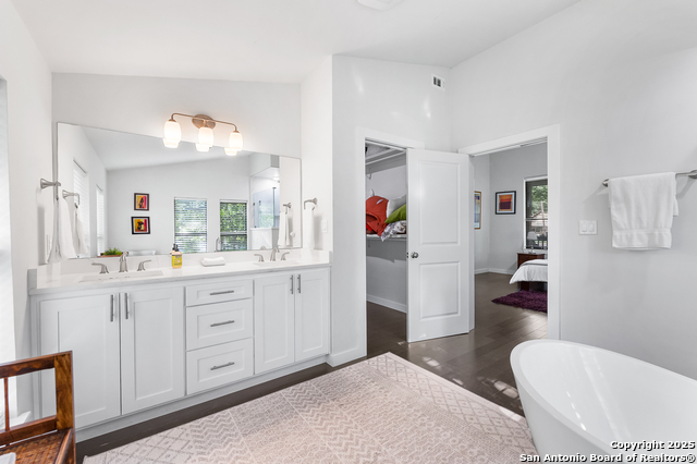 Listing photo id 33 for 136 Evergreen W