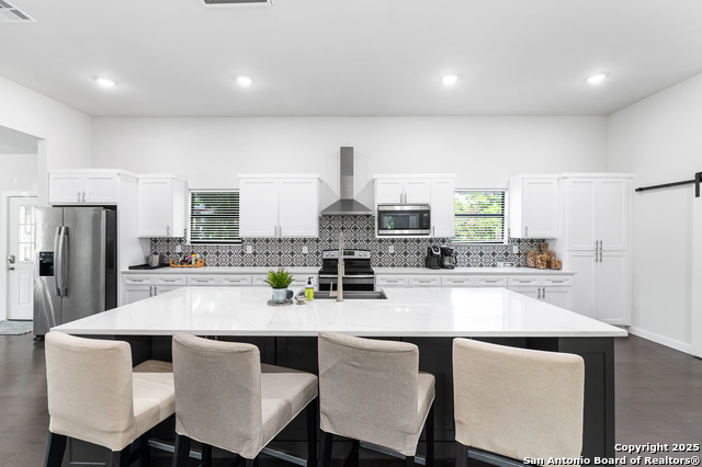 Listing photo id 34 for 136 Evergreen W