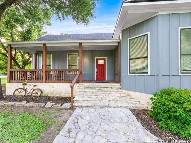 Listing photo id 2 for 136 Evergreen W