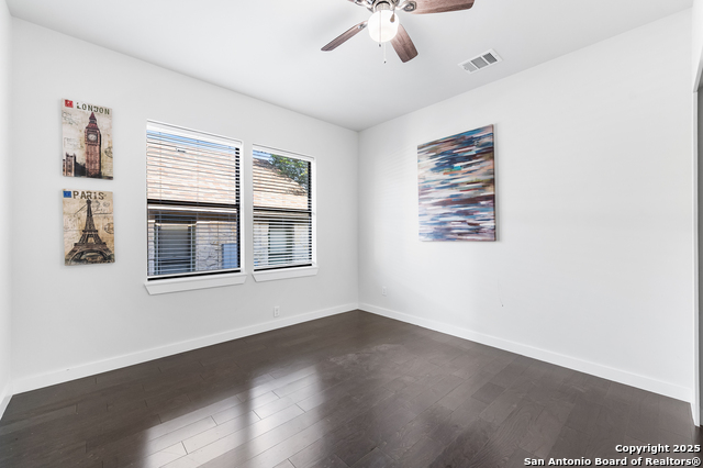 Listing photo id 39 for 136 Evergreen W