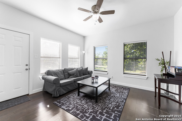 Listing photo id 43 for 136 Evergreen W
