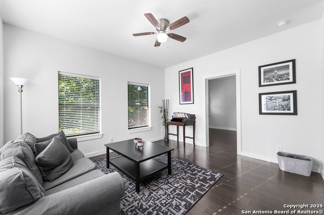 Listing photo id 44 for 136 Evergreen W
