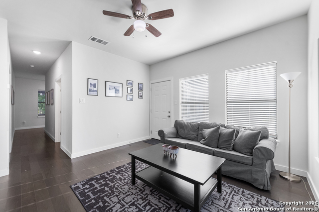 Listing photo id 45 for 136 Evergreen W