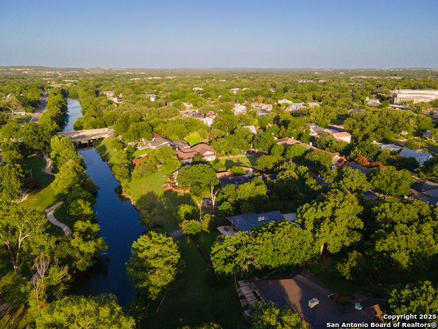 Listing photo id 54 for 136 Evergreen W