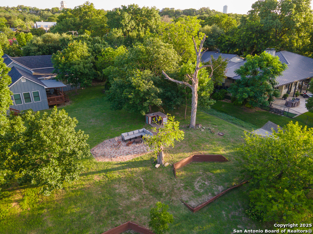 Listing photo id 60 for 136 Evergreen W