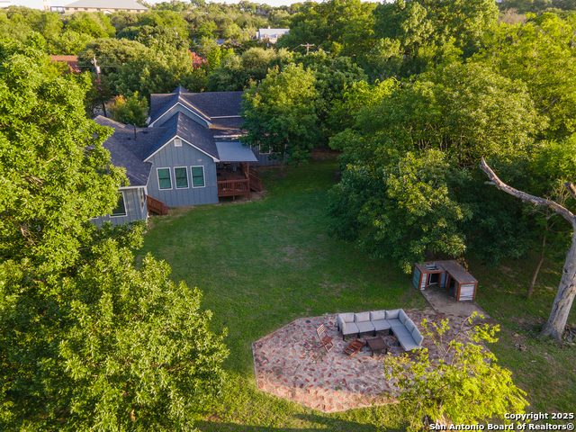Listing photo id 61 for 136 Evergreen W