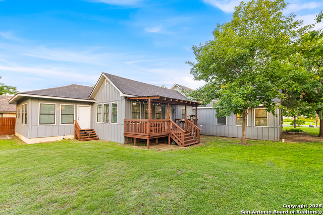 Listing photo id 68 for 136 Evergreen W