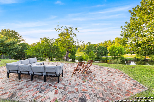 Listing photo id 69 for 136 Evergreen W