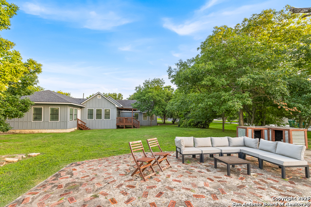 Listing photo id 72 for 136 Evergreen W