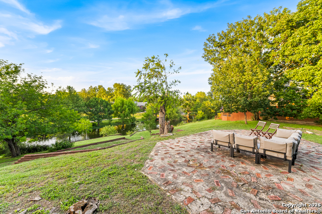 Listing photo id 73 for 136 Evergreen W