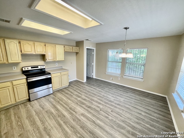 Image 10 of 31 For 1109 Shadwell Dr.