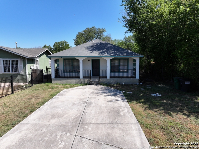 Image 2 of 31 For 1109 Shadwell Dr.