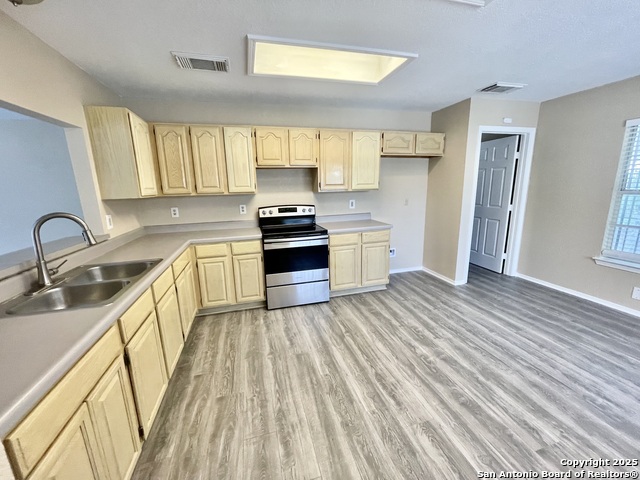 Image 9 of 31 For 1109 Shadwell Dr.