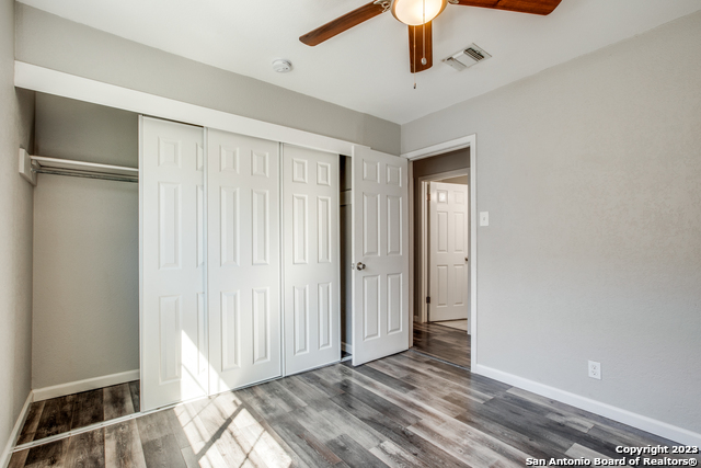 Image 7 of 12 For 2610 Lakebriar St