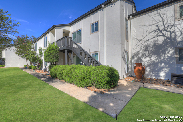 Image 24 of 44 For 2004 Lakeland Drive 5a