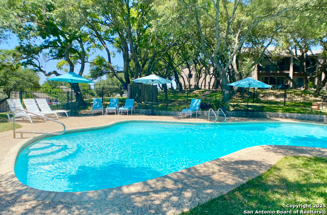 Image 27 of 44 For 2004 Lakeland Drive 5a