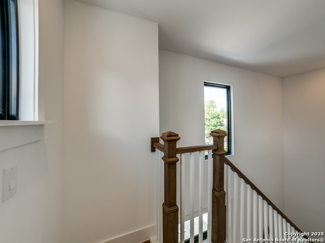 Image 18 of 26 For 1226 Presa S 400