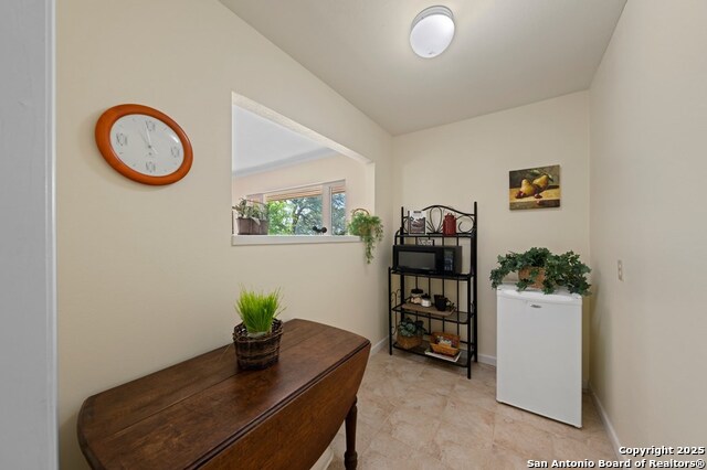 Listing photo id 17 for 113 Indian Bluff Dr.