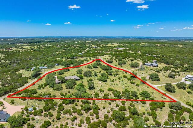 Listing photo id 32 for 113 Indian Bluff Dr.