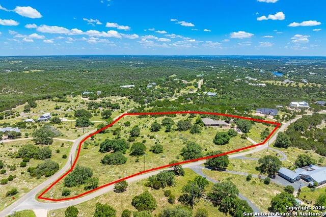 Listing photo id 33 for 113 Indian Bluff Dr.