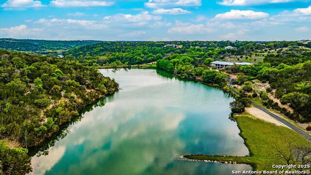 Listing photo id 38 for 113 Indian Bluff Dr.