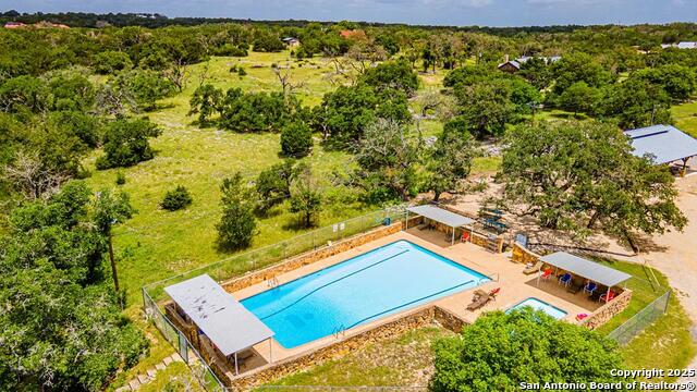 Listing photo id 40 for 113 Indian Bluff Dr.