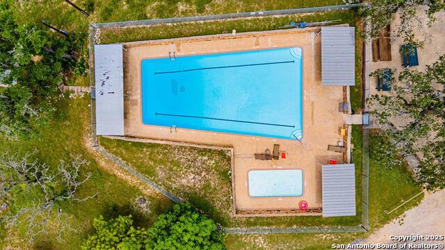 Listing photo id 41 for 113 Indian Bluff Dr.