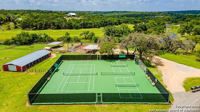 Listing photo id 43 for 113 Indian Bluff Dr.