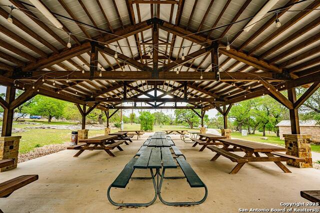 Listing photo id 47 for 113 Indian Bluff Dr.