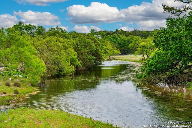 Listing photo id 48 for 113 Indian Bluff Dr.