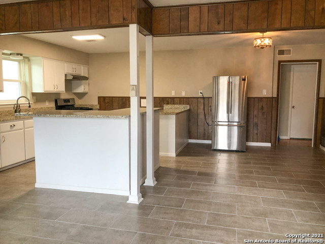 Image 4 of 13 For 4614 Lorelei Dr