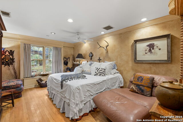 Image 27 of 44 For 9003 Village Dr