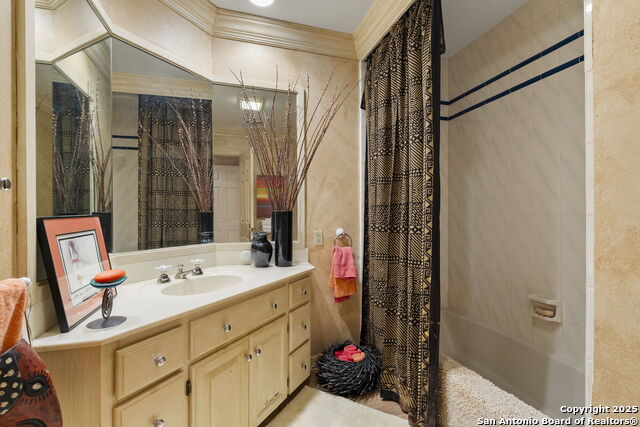 Image 28 of 44 For 9003 Village Dr