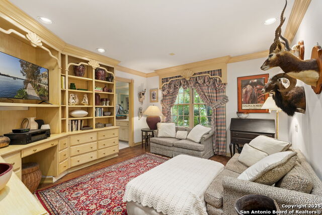 Image 30 of 44 For 9003 Village Dr
