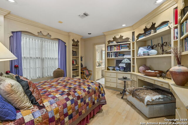 Image 32 of 44 For 9003 Village Dr
