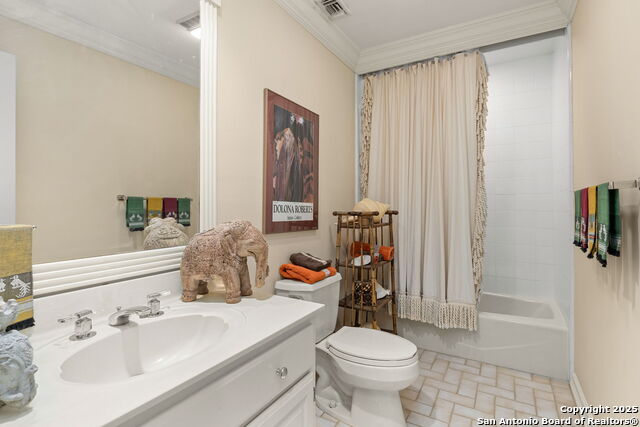 Image 34 of 44 For 9003 Village Dr