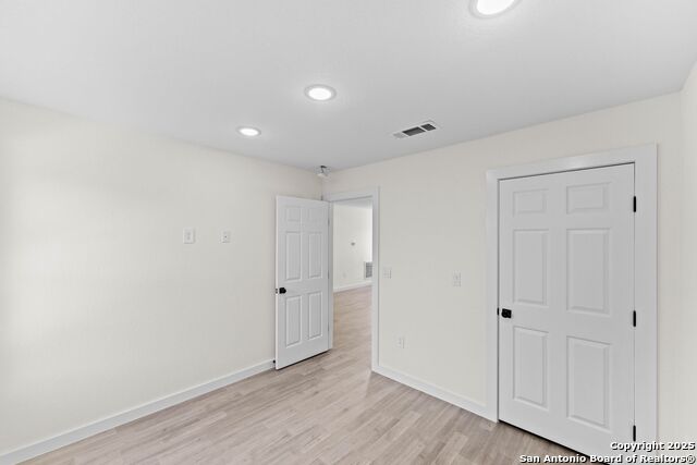 Image 17 of 22 For 350 Spanish Oak Dr