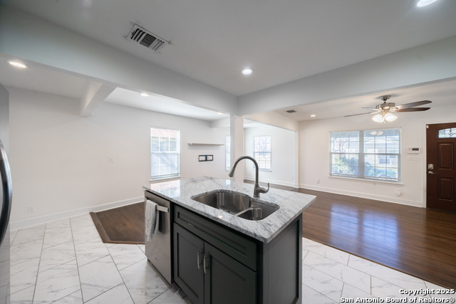 Listing photo id 9 for 330 Givens Ave