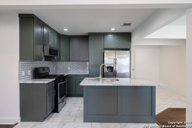 Listing photo id 11 for 330 Givens Ave