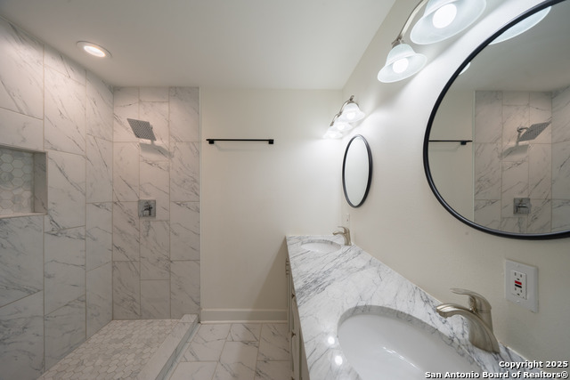 Listing photo id 15 for 330 Givens Ave