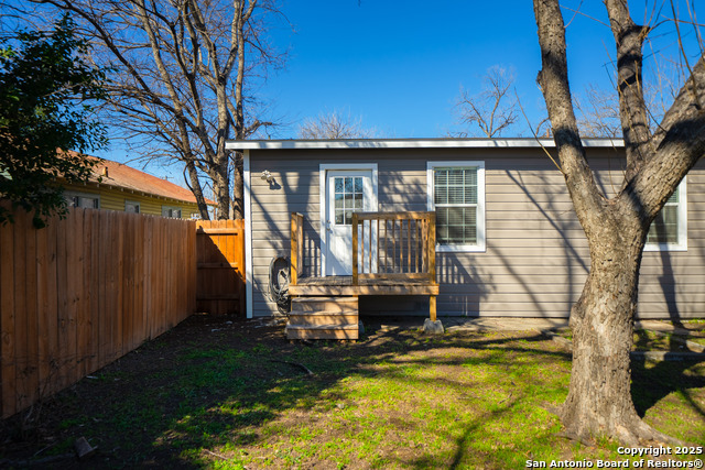 Listing photo id 20 for 330 Givens Ave