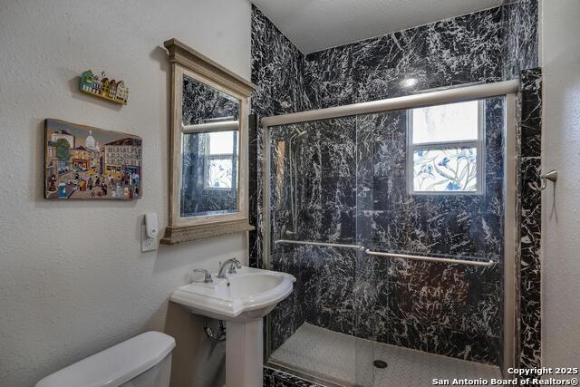 Listing photo id 14 for 555 Craig E