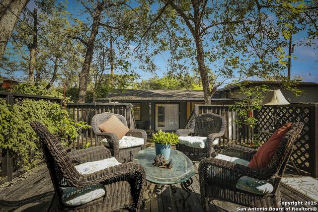 Listing photo id 16 for 555 Craig E