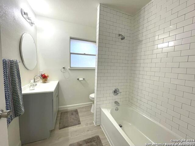 Listing photo id 10 for 8280 Ventura Blvd