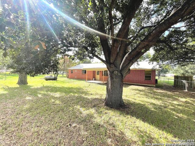 Listing photo id 16 for 8280 Ventura Blvd